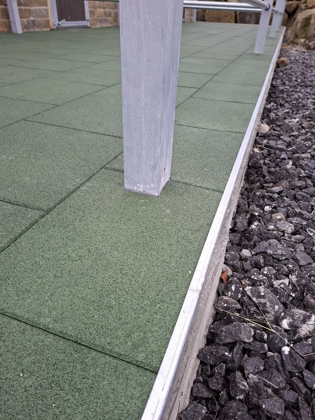 cutting fitment around posts