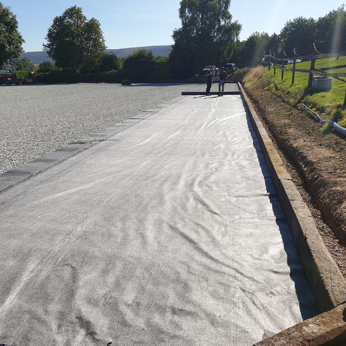 Membrane over the drainage stone