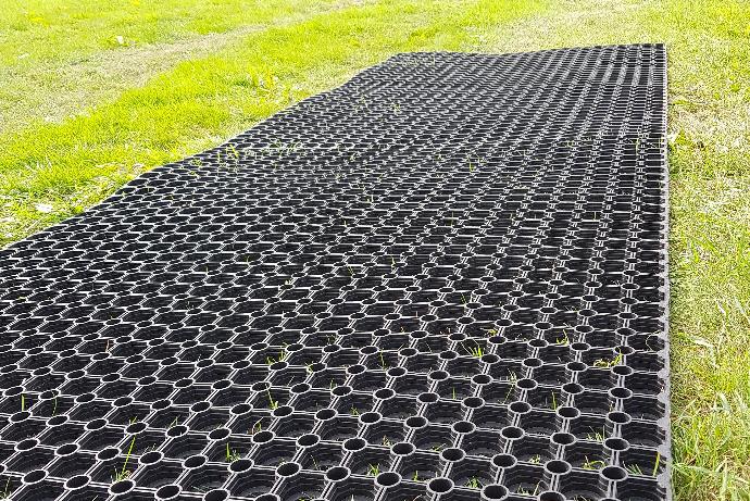 Grass Mat Grass mat ideal as a lightweight, moveable ground mat