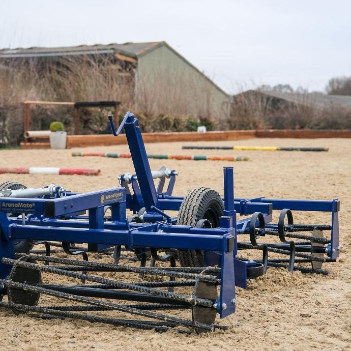 ArenaMate® leveller on a perfectly level riding arena